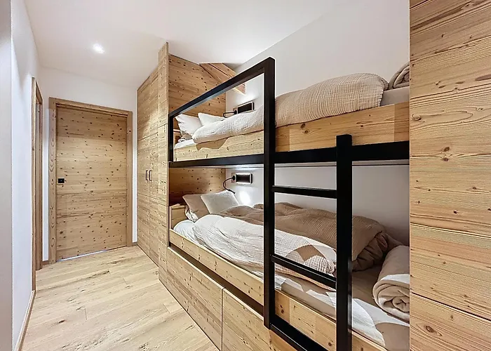 Frene - - Centre Village