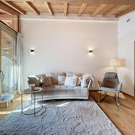 Frene - - Centre Village *