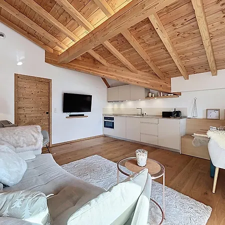 Frene - - Centre Village *