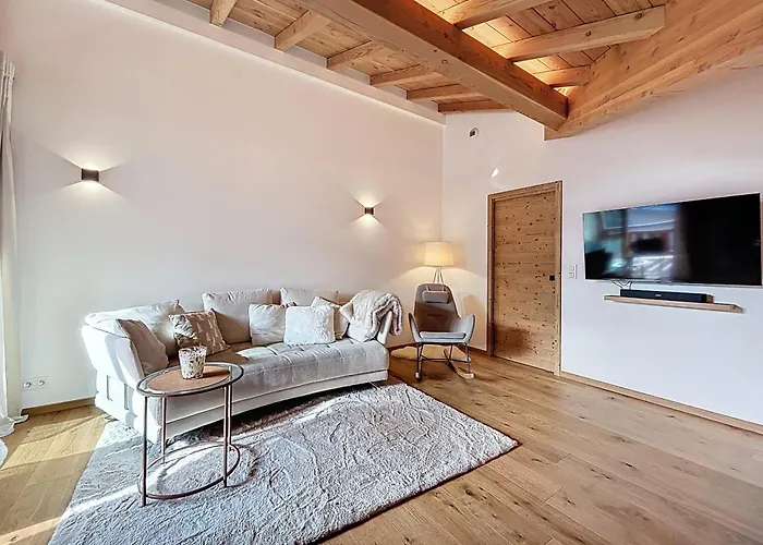 Frene - - Centre Village Apartment *