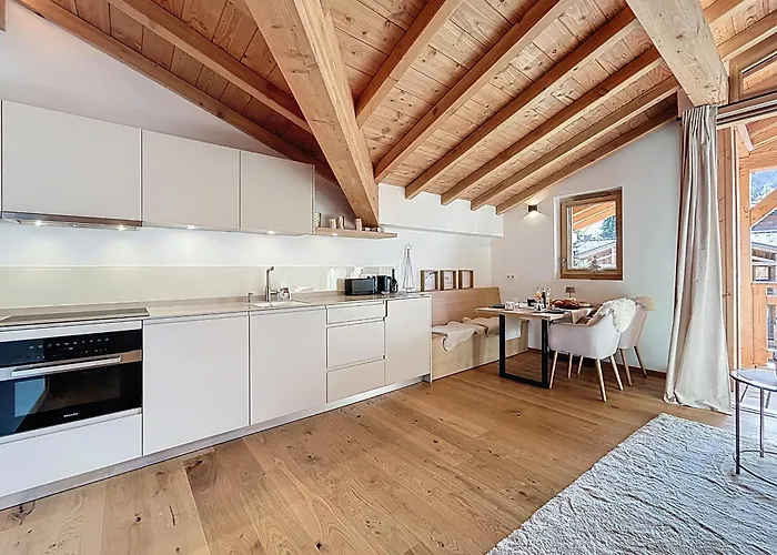 Frene - - Centre Village *